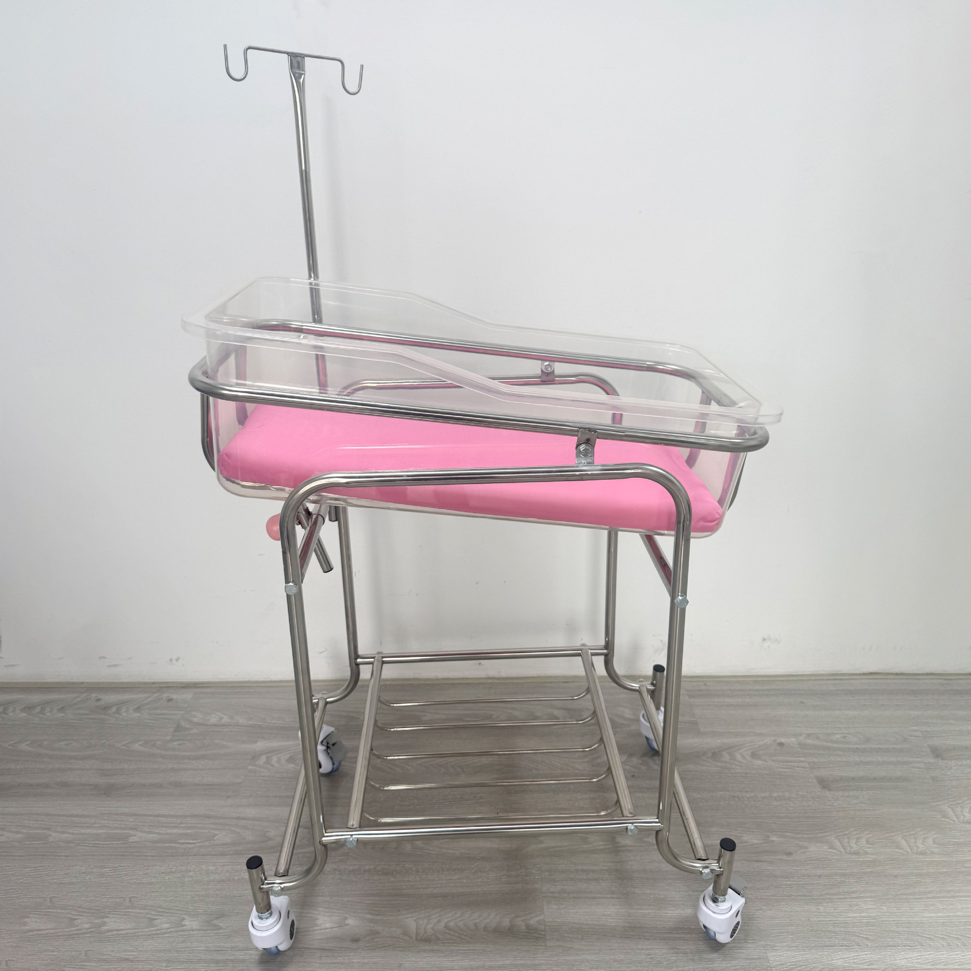 Stainless Steel Baby Bassinet  - огляд і ціна Baby Nursery Trolley