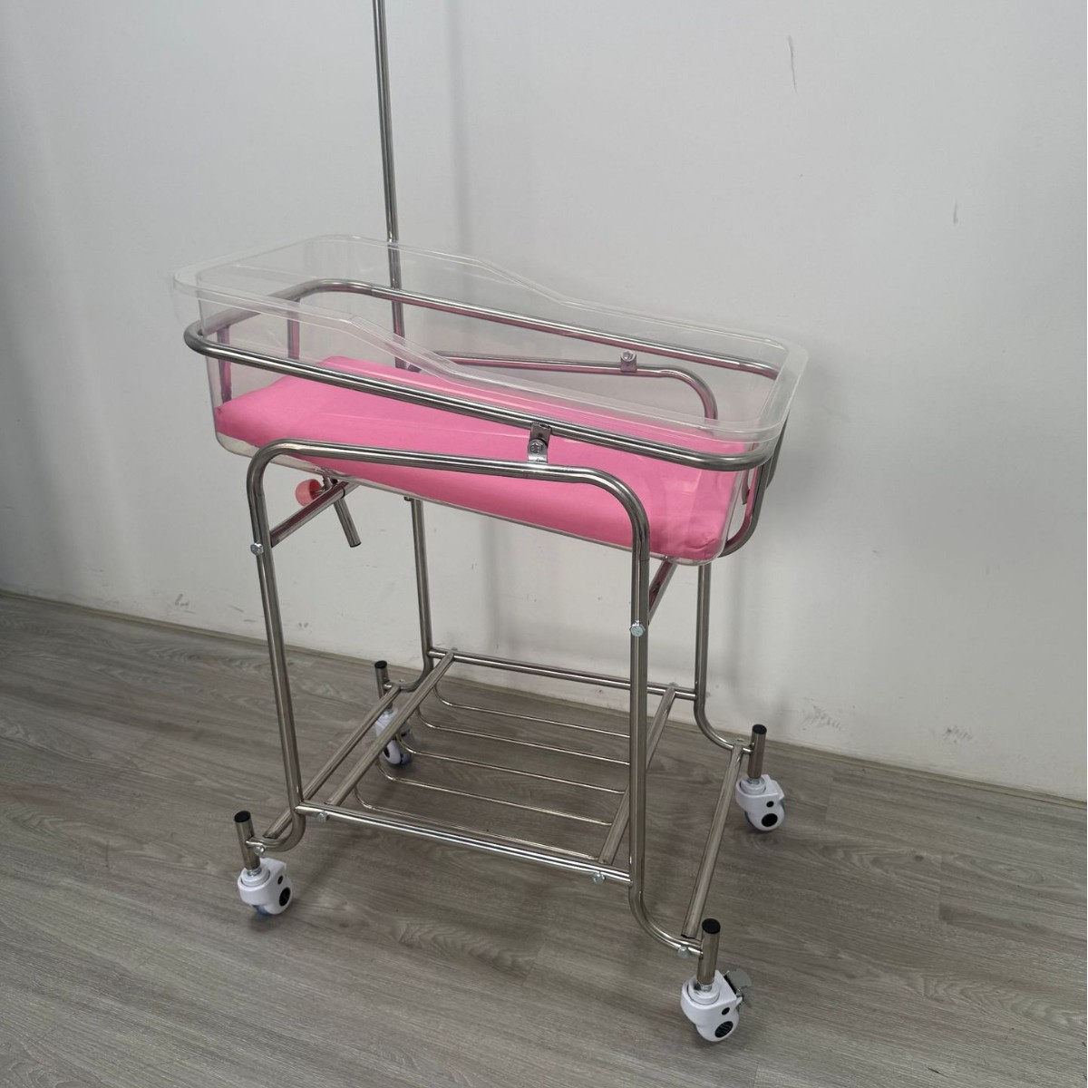 Stainless Steel Baby Bassinet  - огляд і ціна Baby Nursery Trolley